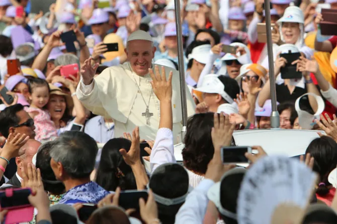 El Papa Francisco conmovió “hasta las lágrimas” a chinos que lo acompañaron en Corea
