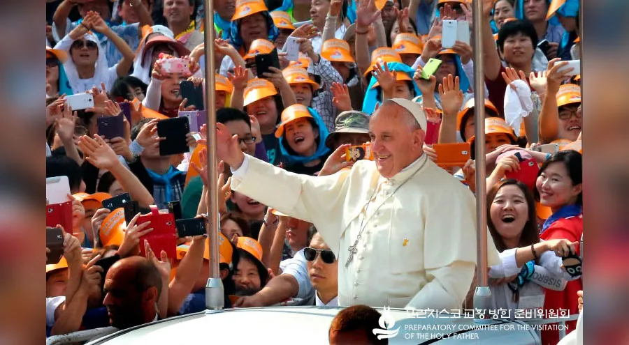 PapaCorea_CreditoEl Papa Francisco con fieles coreanos / Foto: Comite preparatorio para la visita del Papa a Corea del Sur?w=200&h=150