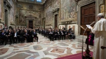 El Papa en su discurso al Cuerpo Diplomu00e1tico ante la Santa Sede. Foto: Vatican Media.
