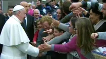 El Papa Francisco recibe a los damnificados por terremotos en Italia / Foto: Captura de video