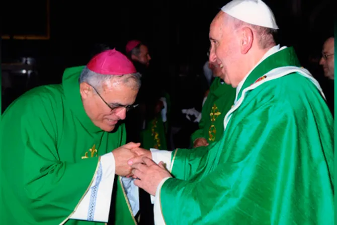 Papa Francisco nos dijo que divorciados en nueva unión no pueden recibir la Comunión, afirma Obispo español