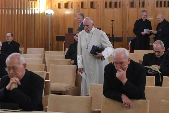 El Papa da inicio a sus ejercicios espirituales de Cuaresma junto a miembros de la Curia