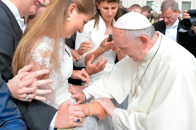 Papa Francisco: El don más grande que nos ha dado Dios es la vida