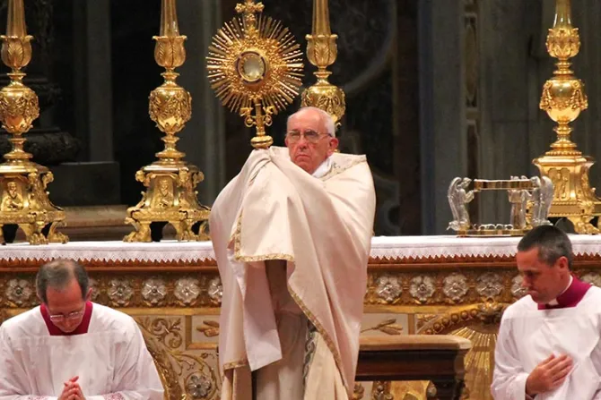 Corpus Christi nos invita a conversión, servicio y amor al prójimo, dice el Papa Francisco