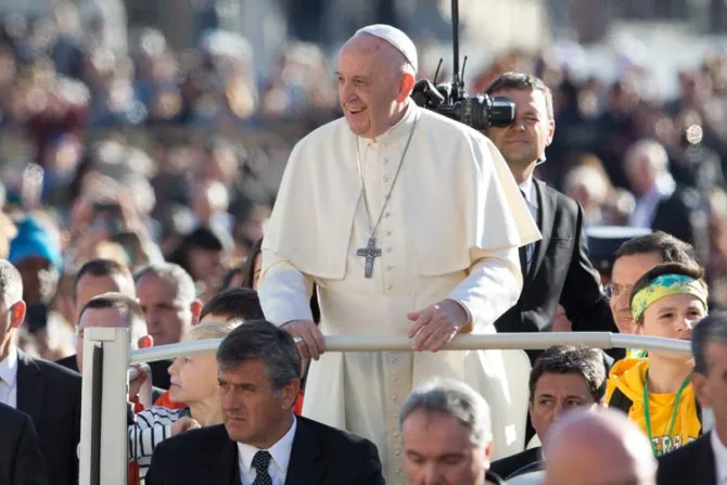 Papa Francisco: Cuando el hombre se entrega al egoísmo, su libertad se enferma 