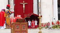 El Papa Francisco celebra la Misa de Pentecostés. Foto: Daniel Ibáñez / ACI Prensa