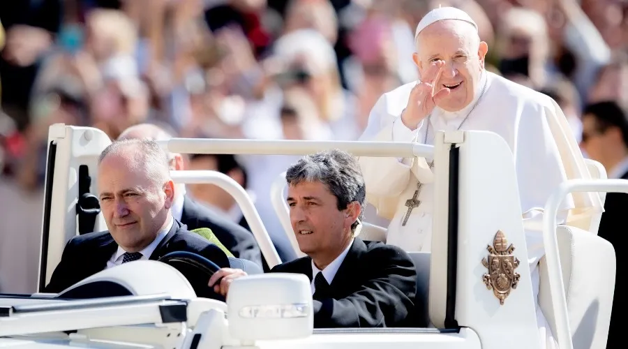 El Papa Francisco en la Audiencia General de este miércoles 11 de mayo. Crédito: Daniel Ibáñez/ACI Prensa