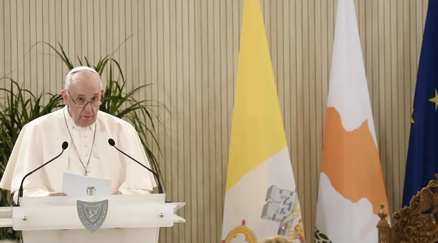 Papa Francisco en el palacio presidencial de Chipre. Foto: Vatican Media