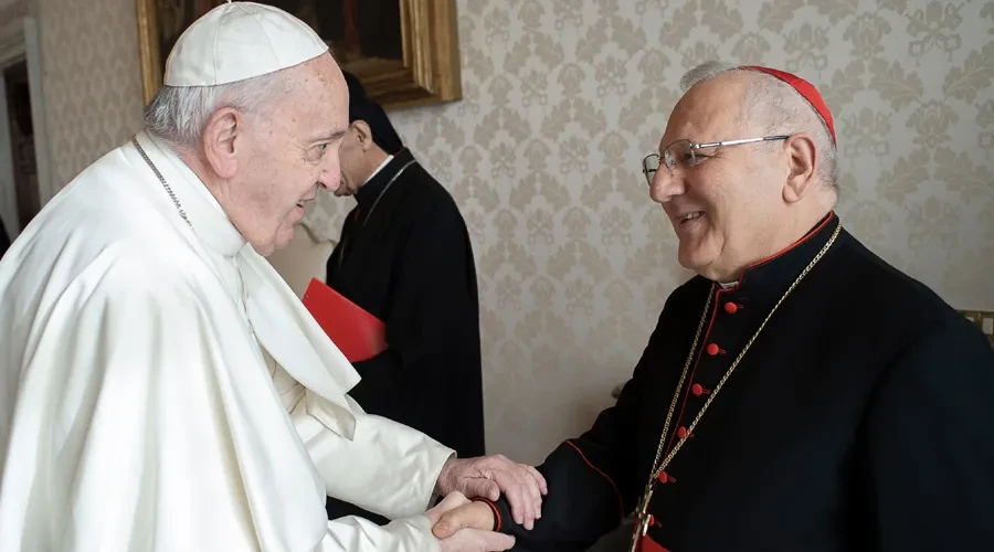 Imagen referencial. Papa Francisco con Cardenal Sako en 2020. Foto: Vatican Media?w=200&h=150