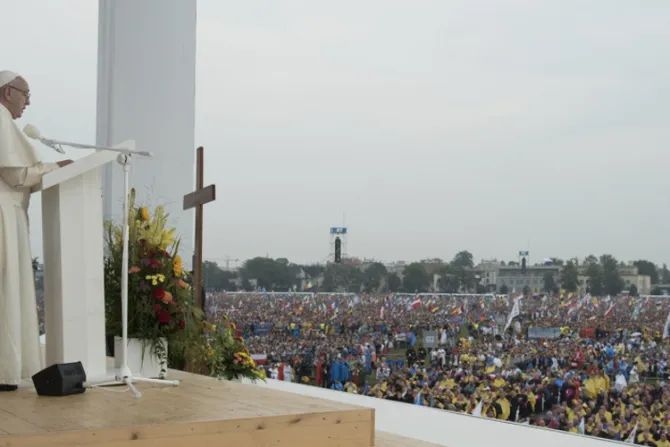 El Papa Francisco pide a jóvenes llevar el Evangelio con valor y entusiasmo