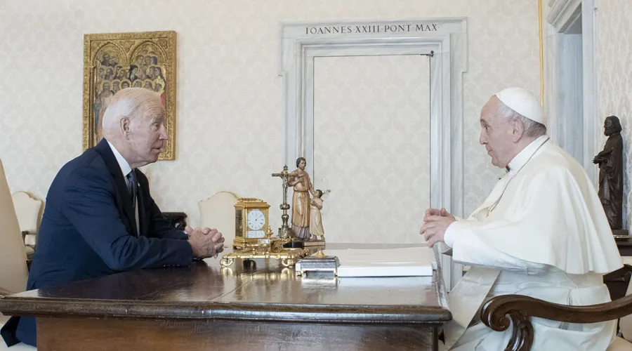 Papa Francisco con Joe Biden. Foto: Vatican Media ?w=200&h=150