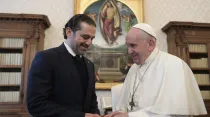 Papa Francisco con el Primer Ministro libanés, Saad Hariri. Foto: Vatican Media