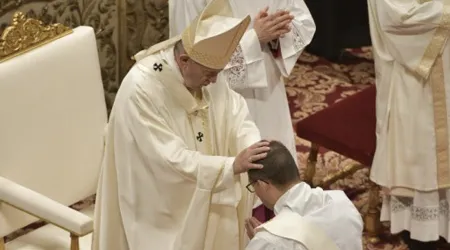 Papa Francisco ordenará sacerdotes a 9 diáconos de la Diócesis de Roma