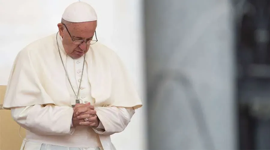 Imagen referencial / Papa Francisco en oración. Crédito: Daniel Ibáñez / ACI Prensa.?w=200&h=150