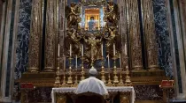 l Papa en la Basílica de Santa María la Mayor. Crédito: Vatican Media