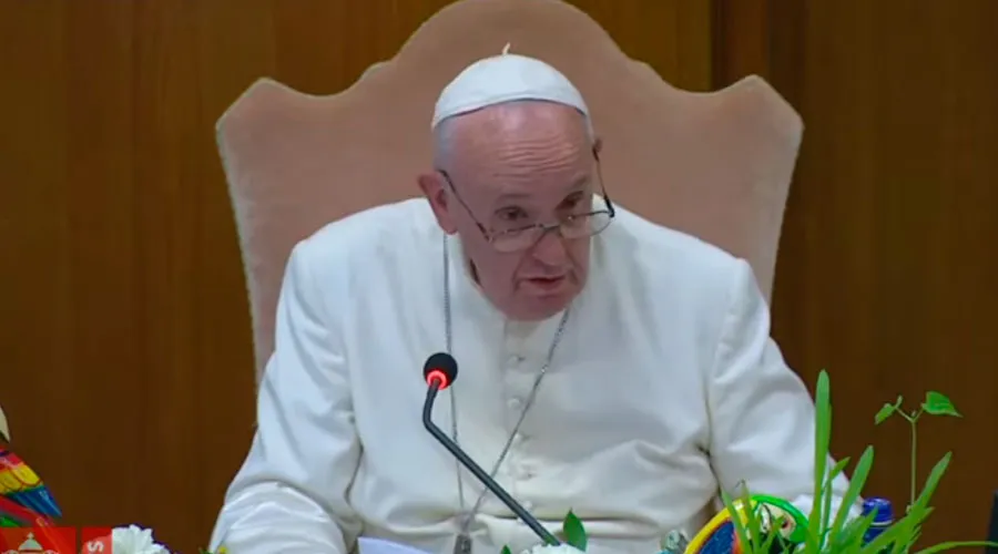 El Papa Francisco en el Aula del Sínodo. Captura Youtube