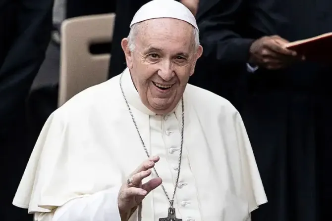 Papa Francisco regala imagen de su “más querido amigo” a seminario que lo acogió