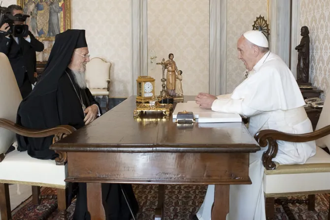 El Papa recibe al Patriarca ortodoxo Bartolomé en el Vaticano