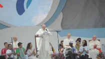 El Papa Francisco en la ceremonia de acogida de la JMJ Panamá 2019. Foto: Benjamin Crockett / Grupo ACI