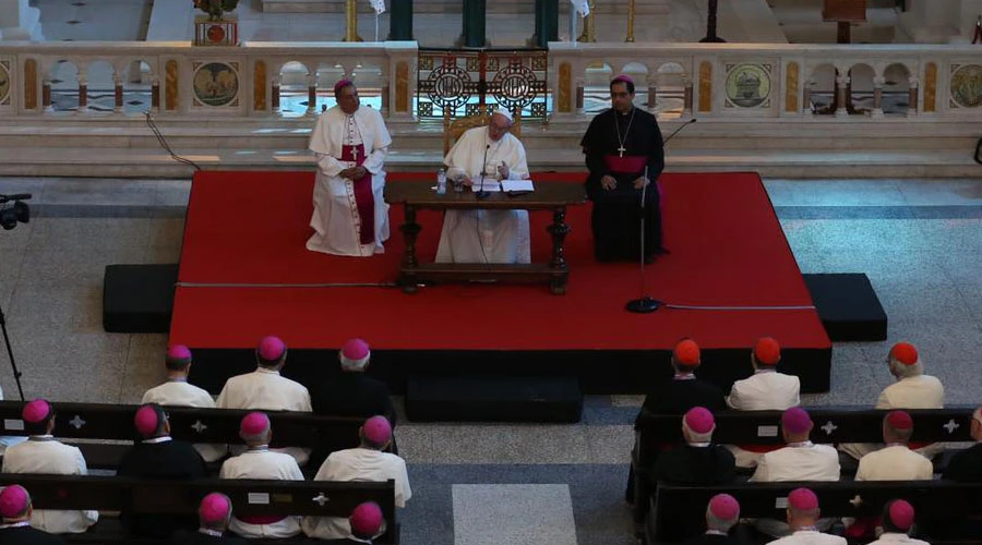 El Papa Francisco con los obispos centroamericanos en la iglesia San Francisco de Asís en Panamá. Foto: Daniel Ibáñez / ACI Prensa?w=200&h=150