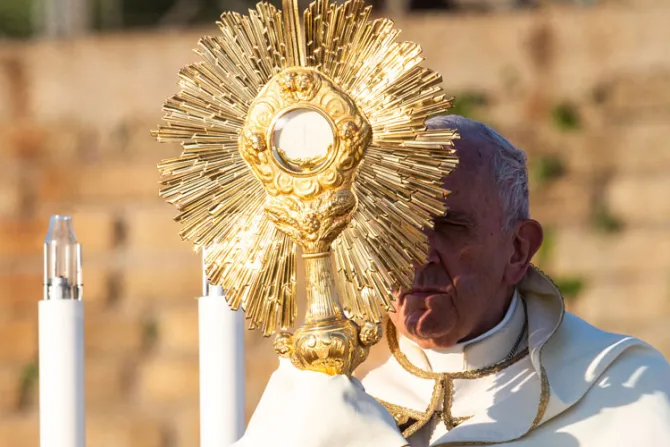 Vaticano presenta programa del viaje del Papa Francisco a congreso eucarístico de Italia