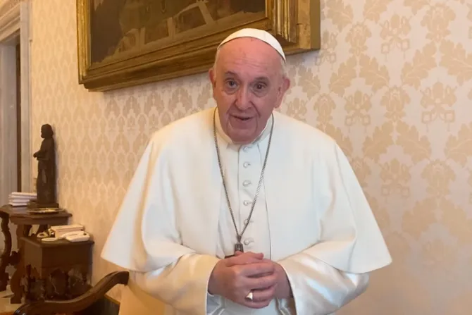 Es momento de pedirle a la Madre por todo el mundo, dice el Papa a peregrinos en Fátima