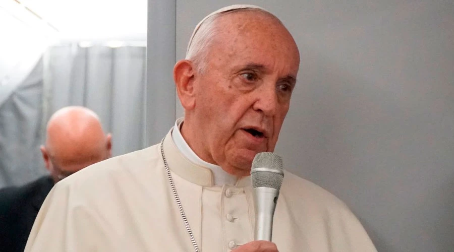 El Papa Francisco durante la rueda de prensa en el avión que lo trajo de Panamá - Foto: Mercedes De la Torre?w=200&h=150