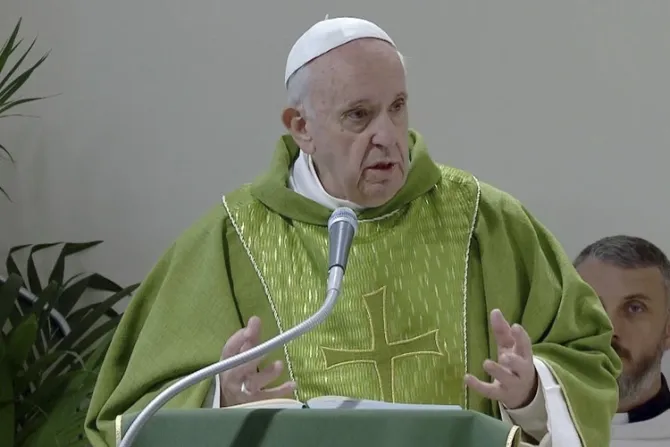 Papa Francisco: La oración es la espada que nos hará ir adelante