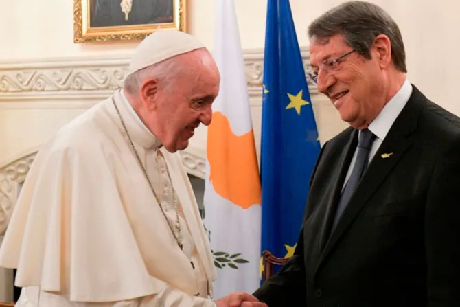 El Papa agradece al presidente de Chipre el “protocolo de la calidez” que llega al corazón