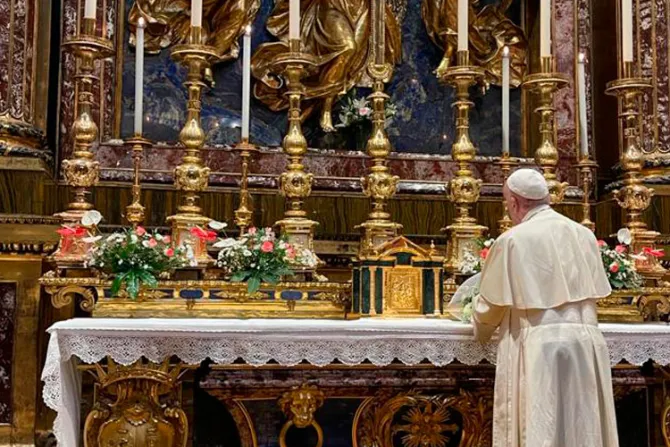 Papa Francisco encomienda a la Virgen María su viaje a Budapest y Eslovaquia