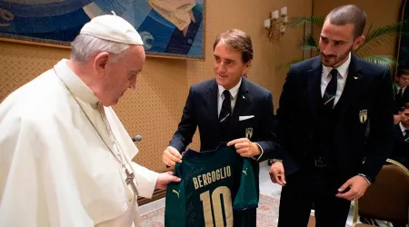 El Papa agradece gesto de ternura de selección italiana de fútbol en hospital Bambino Gesú