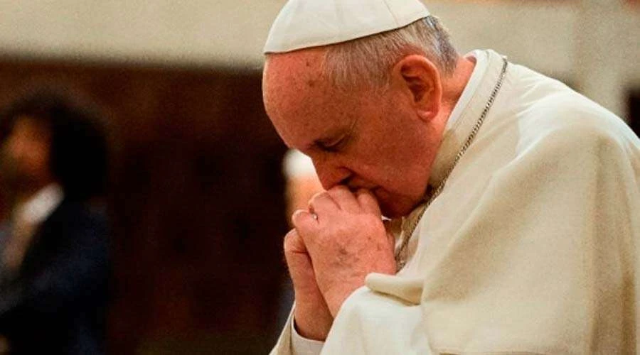 Imagen referencial. Papa Francisco en oración. Foto: Vatican Media?w=200&h=150