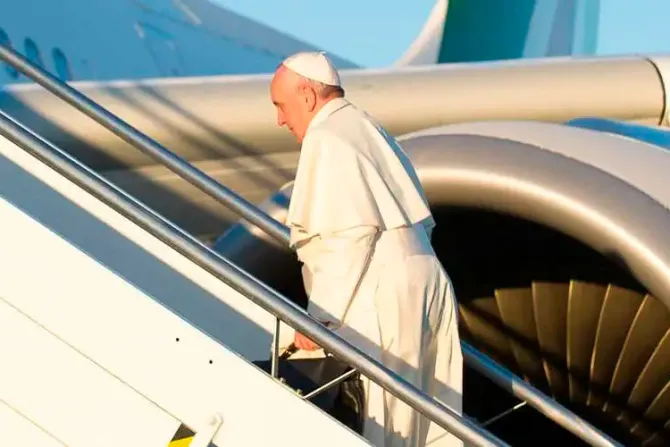 Papa Francisco parte a Budapest para clausurar Congreso Eucarístico Internacional