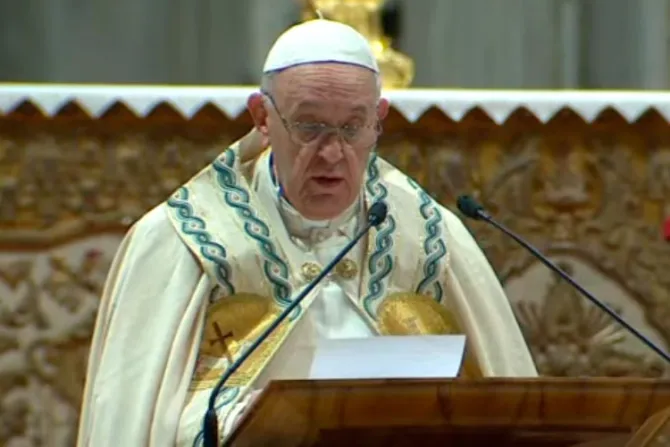 Papa Francisco: Dios cambió la historia desde el vientre de una mujer, María