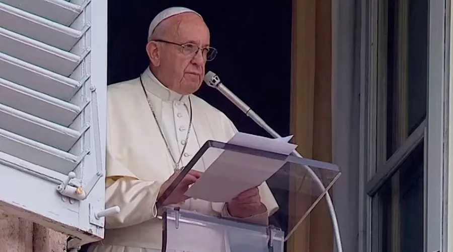 Video del Papa: Francisco pide rezar el Rosario por la Iglesia