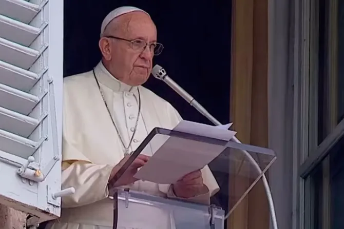 Video del Papa: Francisco pide rezar el Rosario por la Iglesia