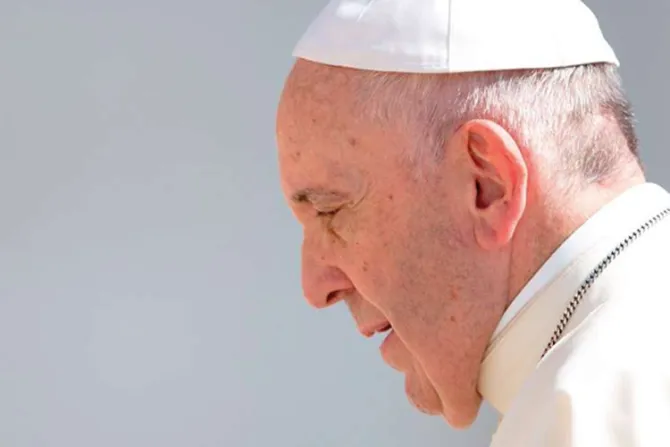 Papa Francisco envía oraciones por fallecimiento del Card. Simonis