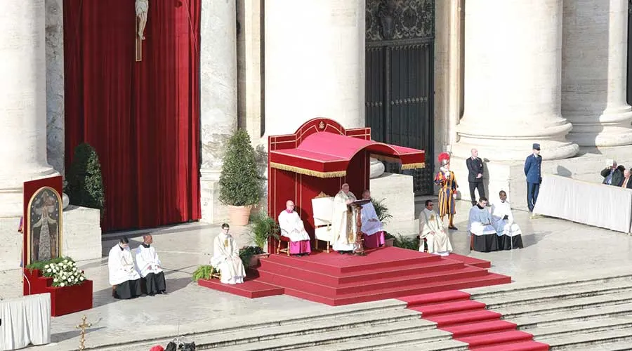 Papa Francisco en Misa en la Plaza de San Pedro en Solemnidad de Cristo Rey. Foto: Daniel Ibáñez / ACI Prensa.