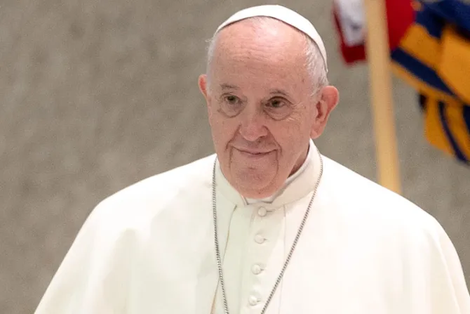 Papa Francisco destaca a nuevos beatos: Sacerdote confesor y promotora de las mujeres