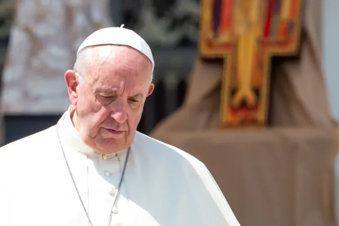 El Papa Francisco pide no olvidar al atormentado pueblo ucraniano