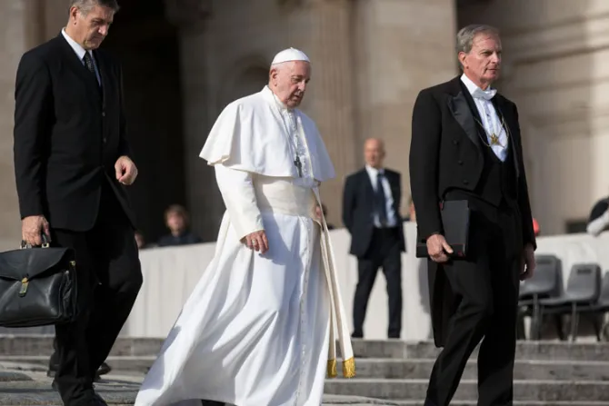 El Papa Francisco pide a los parlamentarios que trabajen por el bien común