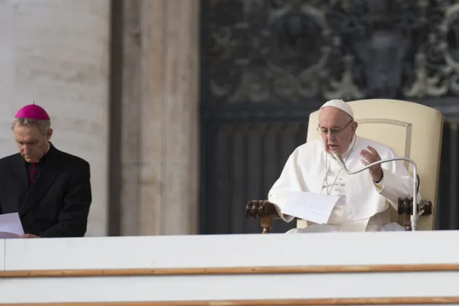 El Papa pide no tener miedo a la “santa humillación” que lleva al hombre a buscar a Dios
