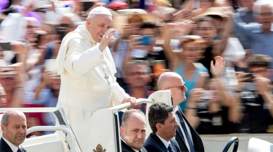 El Papa Francisco a su llegada a la Plaza de San Pedro. Foto: Daniel Ibáñez / ACI Prensa?w=200&h=150