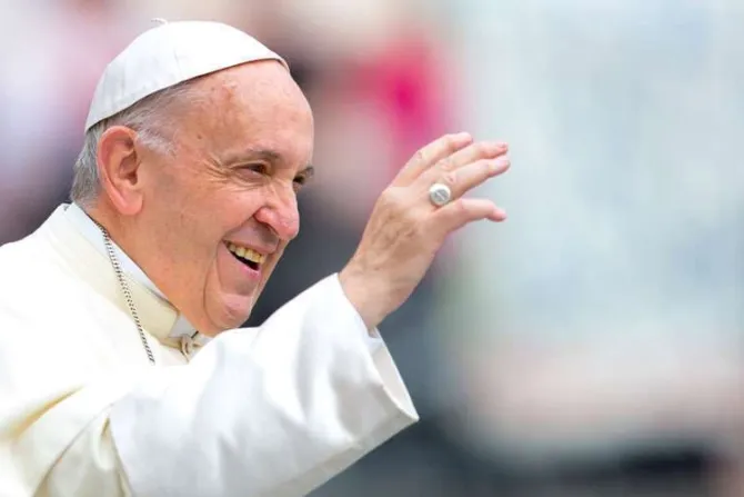 La vida es fruto de una llamada de Dios, afirma el Papa Francisco a religiosos