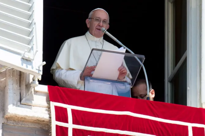 El Papa advierte contra los atajos que llevan a las drogas y a la brujería