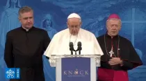El Papa Francisco reza el Ángelus en el Santuario de Knock. Foto: Captura Youtube