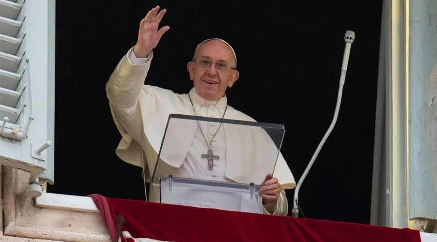 El Papa durante el rezo del Ángelus. Foto: Vatican Media?w=200&h=150