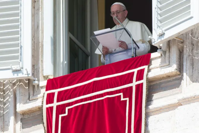 El Papa pide evitar la ostentación religiosa y anima a los cristianos a ser humildes