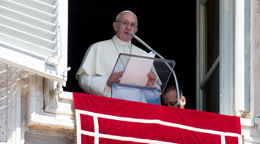 El Papa durante el rezo del Ángelus. Foto: Vatican Media?w=200&h=150