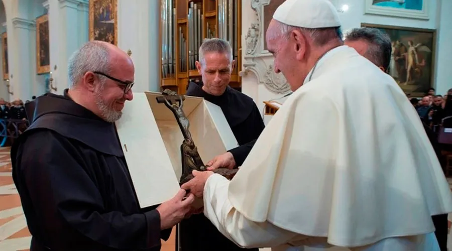 El Papa Francisco durante su visita a Asís el 4 de agosto / Foto: L'Osservatore Romano ?w=200&h=150